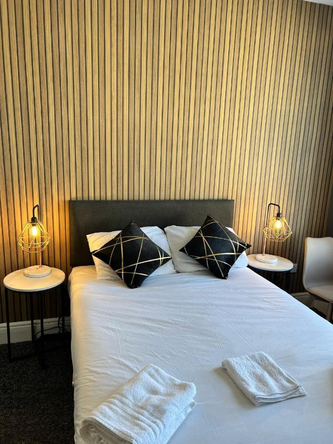 Oyo Marine Parade Hotel, Eastbourne Pier Екстер'єр фото